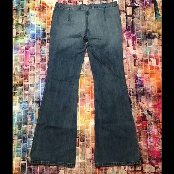 NWOT BDG Bell Bottom Blue Jean Size 27 - Picture 3 of 6